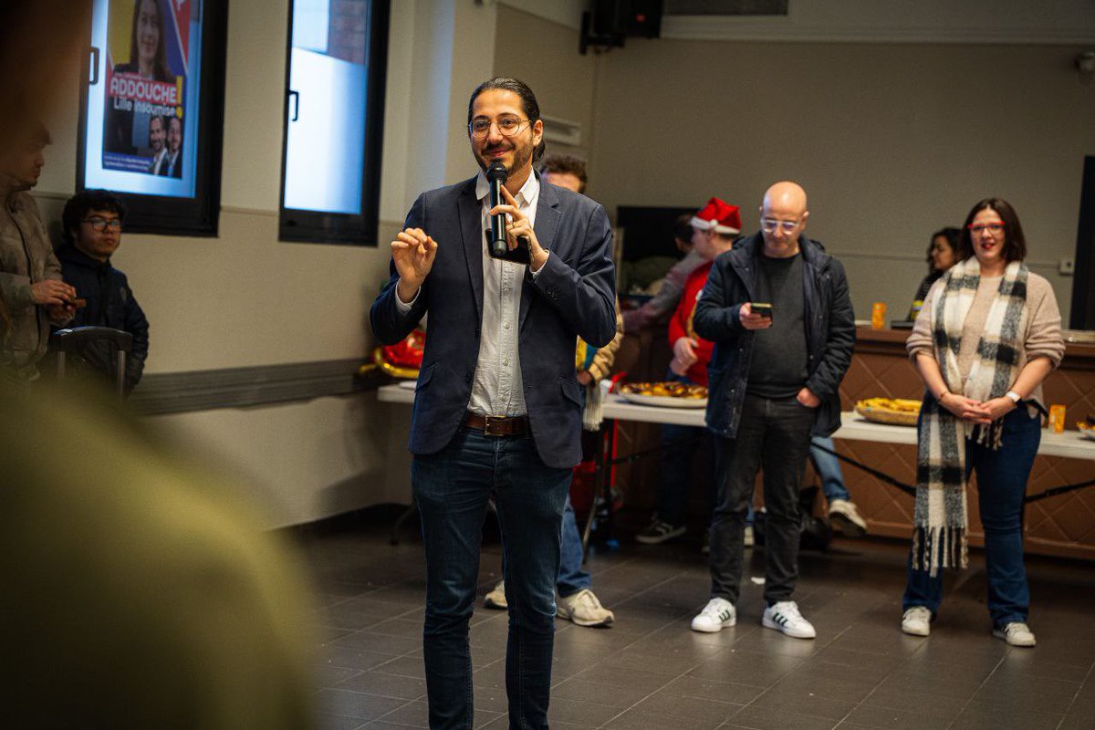 L_Addouche's tweet image. 🎄 150 personnes réunies aujourd’hui à #Lille Sud à l’occasion de notre Noël Solidaire !

Un moment de joie et de solidarité à l’heure où la précarité pourrie la vie.

✊ En mars 2026, les Lillois•es reprennent en main leur destin et leur ville.