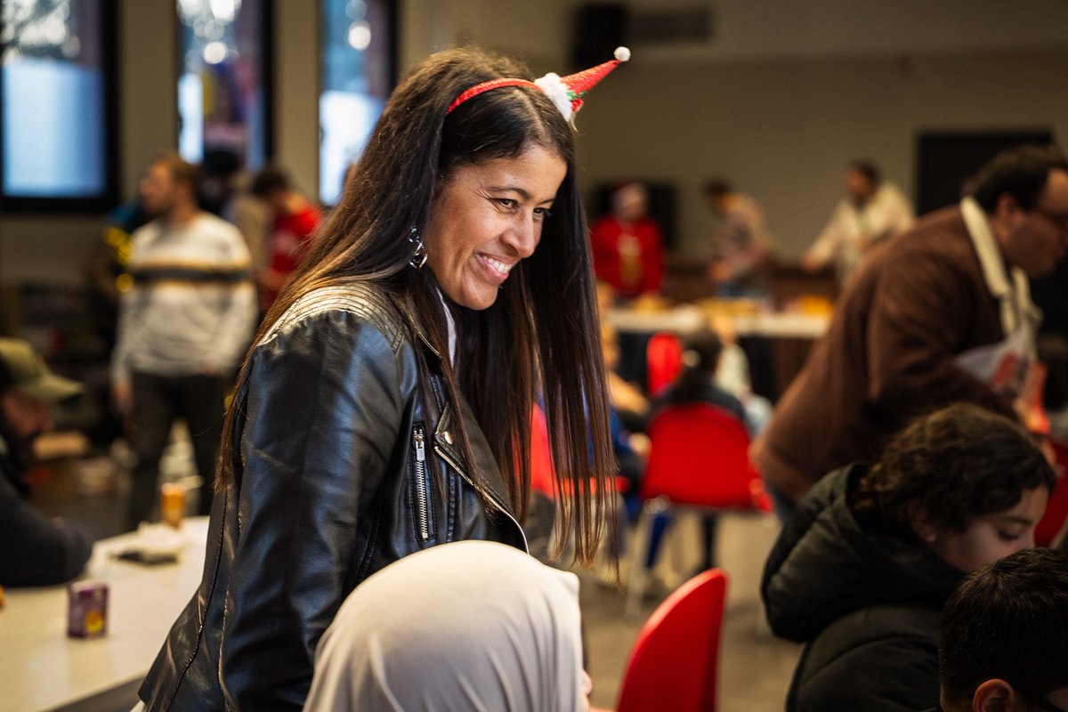 L_Addouche's tweet image. 🎄 150 personnes réunies aujourd’hui à #Lille Sud à l’occasion de notre Noël Solidaire !

Un moment de joie et de solidarité à l’heure où la précarité pourrie la vie.

✊ En mars 2026, les Lillois•es reprennent en main leur destin et leur ville.