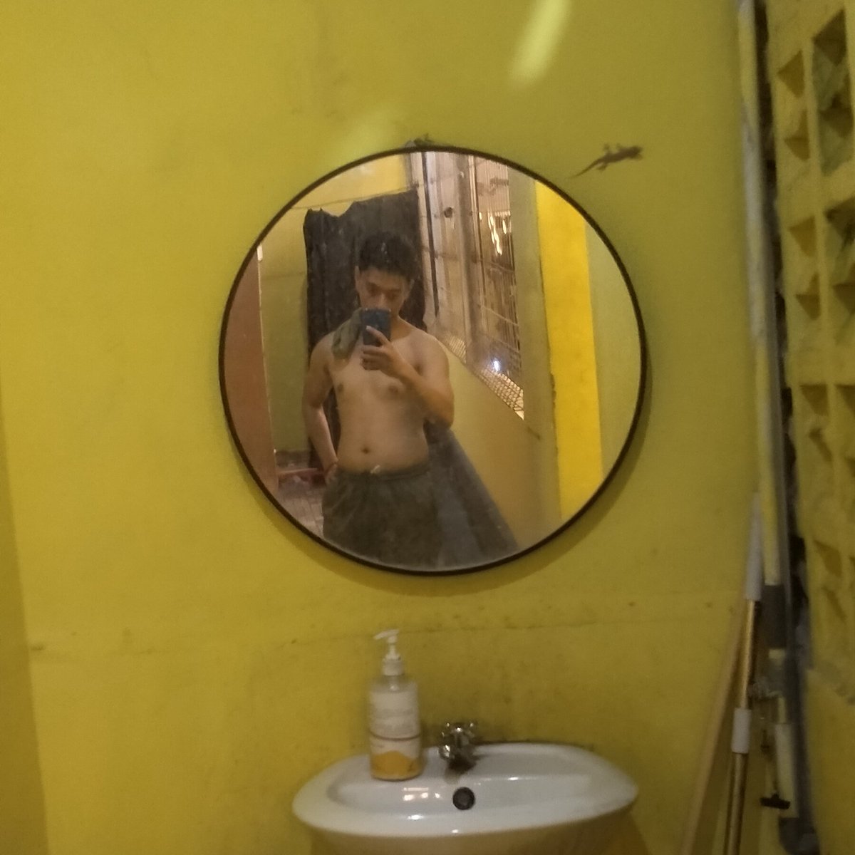zaenzeyn's tweet photo. First account lebih sepi dari second account, aneh bgt hahhaha

#gymbody #gym https://t.co/uQdfTwMzJp