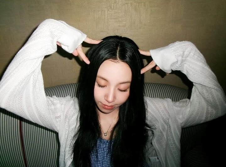 chaeyoung daily tweet media