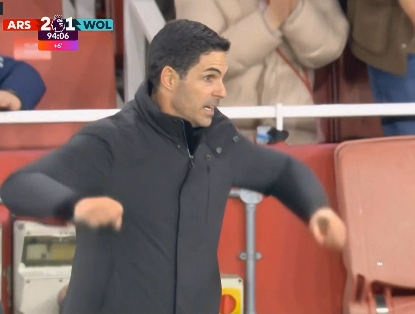 هذه الروح هي التي تجلب البطولات. فرحة جنونية من أرتيتا بعد انتصار آرسنال الماراثوني أمام وولفرهامبتون في البريميرليج 