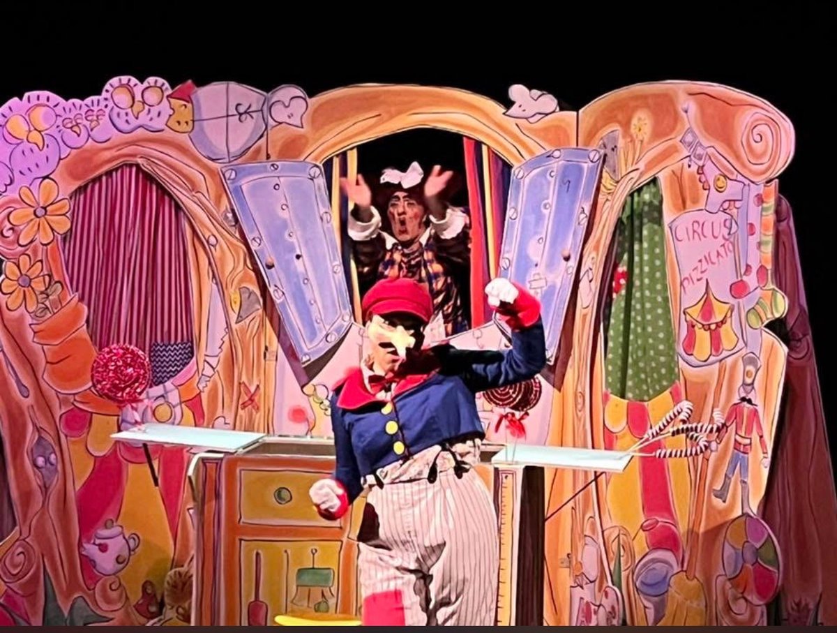 BlueOrangeThtr's tweet image. 📣Our MAGICAL CHRISTMAS SHOW PINOCCHIO continues this Friday!!🎄📣
Festive family fun -#Birmingham  affordable panto! Expect songs, laughs &amp;amp; fun!
📍Blue Orange Theatre, Birmingham 
📆 12-21 Dec
TICKETS FROM £14!! #BrumHour 
blueorangetheatre.co.uk/project/pinocc…
 pic.x.com/KocvFpZ7D4