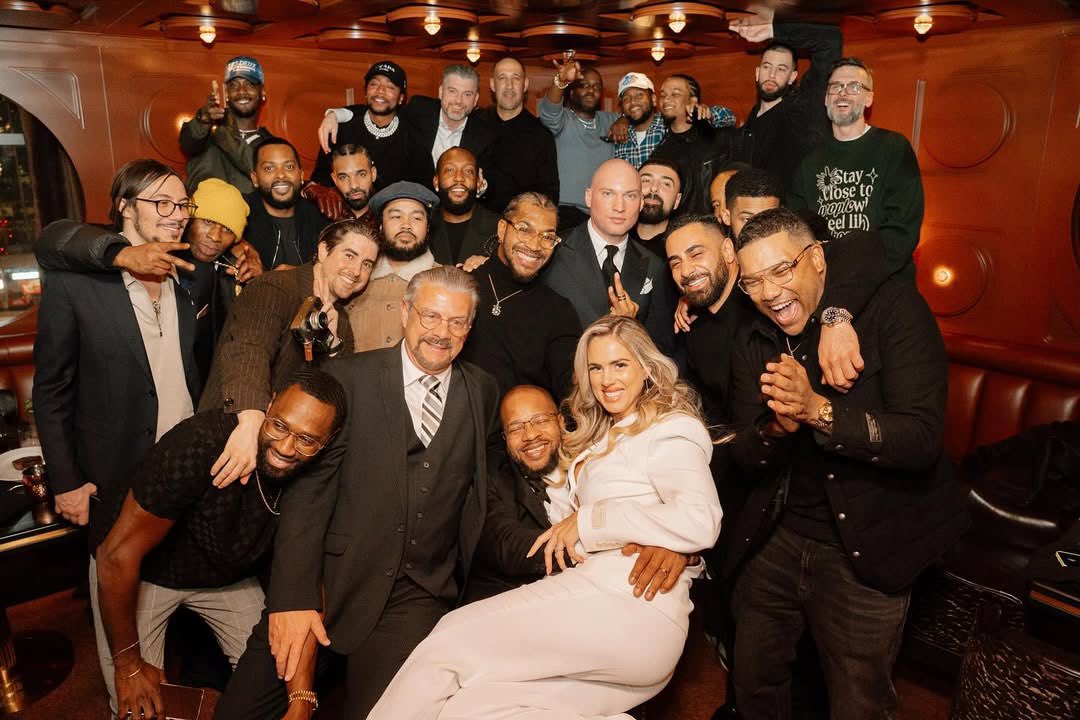 DrakeDirect_'s tweet image. Drake celebrating @ovonoel getting married!