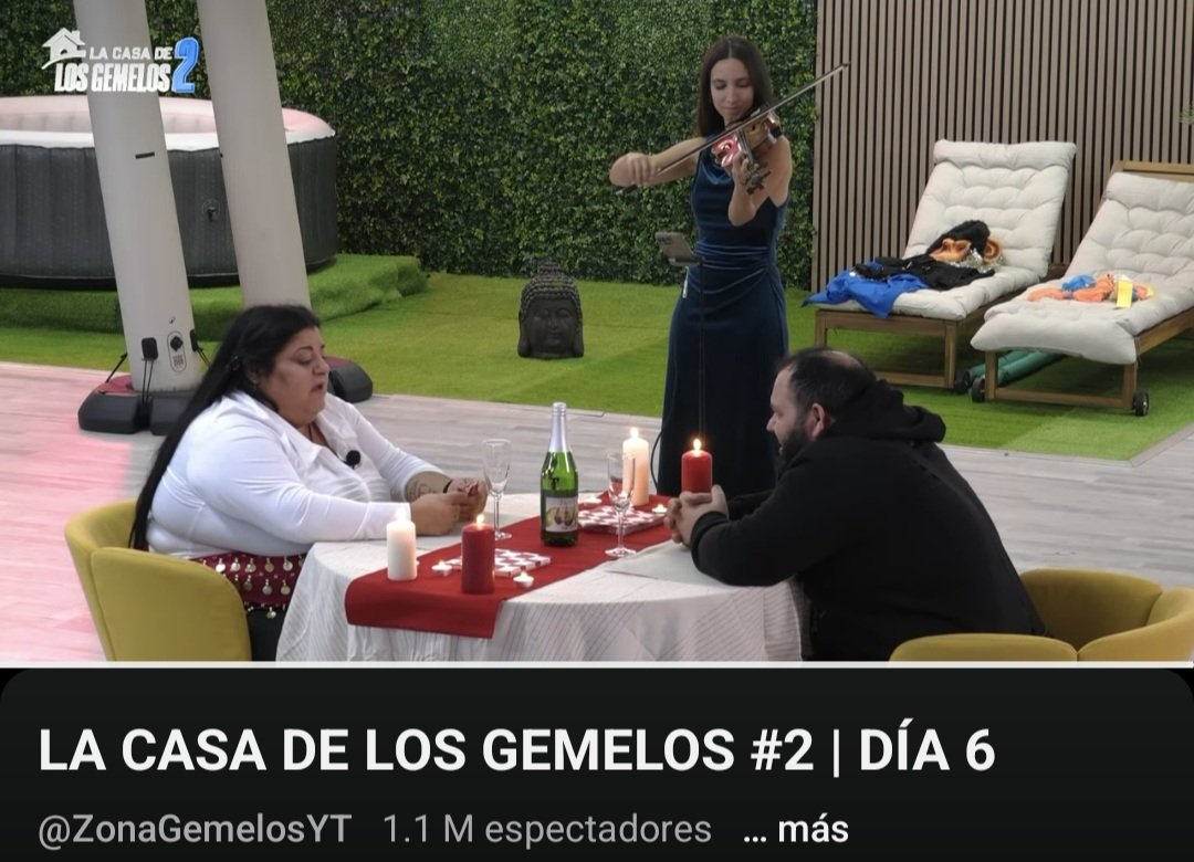 taalaveera's tweet photo. Una cena romantica entre dos gitanos con 1 millon de personas viendolo. Esto solo pasa en España, somos el mejor pais del mundo
#LaCasaDeLosGemelos2D6 https://t.co/bGdzphTRBo