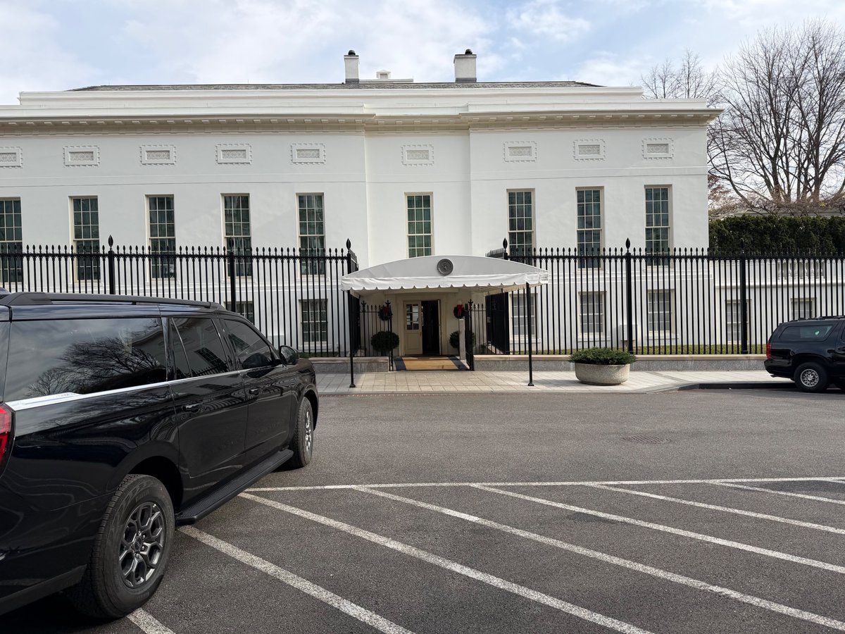 Yesterday's view of the White House West Wing from the Eisenhower Executive Office Building.