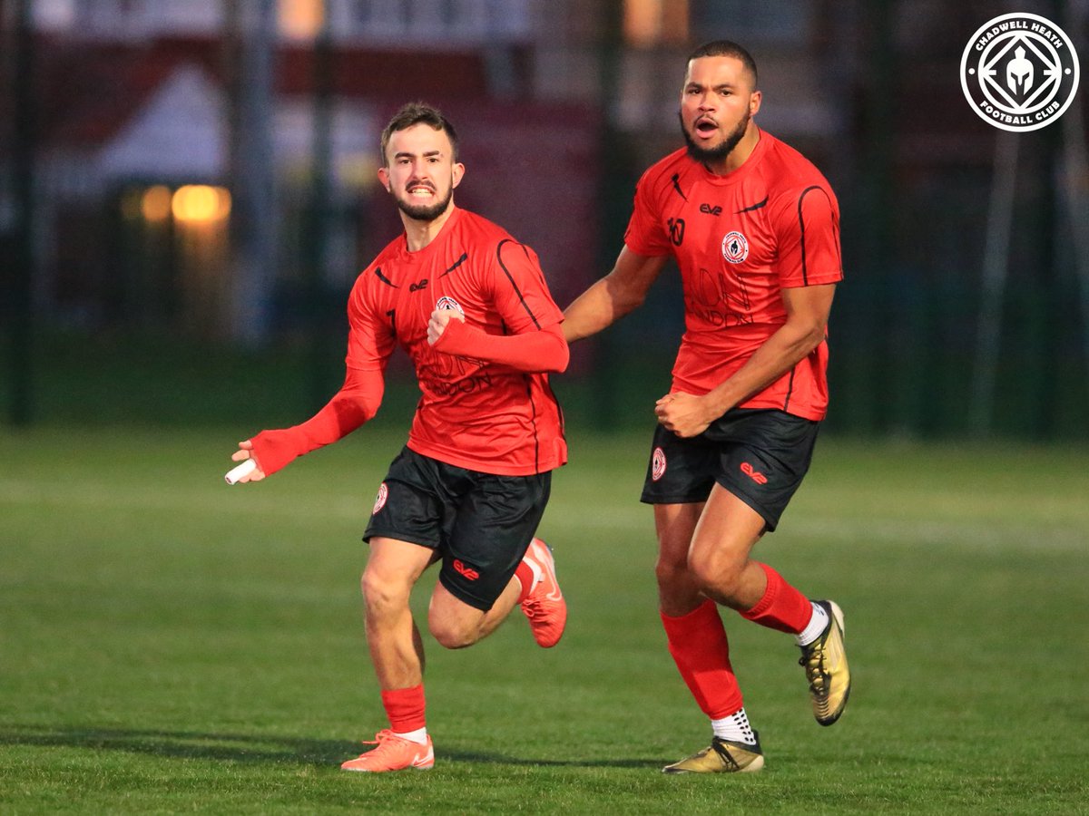 CH_SpartansFC's tweet photo. You don’t have to ask how much it means as @BillyGipp scores number two for the @CH_SpartansFC as the comeback is on this afternoon!
#SpartanStrong #EADNLondon #EADN #nonleaguefootball https://t.co/ecfaUrGkNF