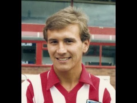 jonny11104656's tweet photo. Some legends will never die. RIP Gary Rowell
#SAFC #SUNDERLAND https://t.co/fyUltuALvP