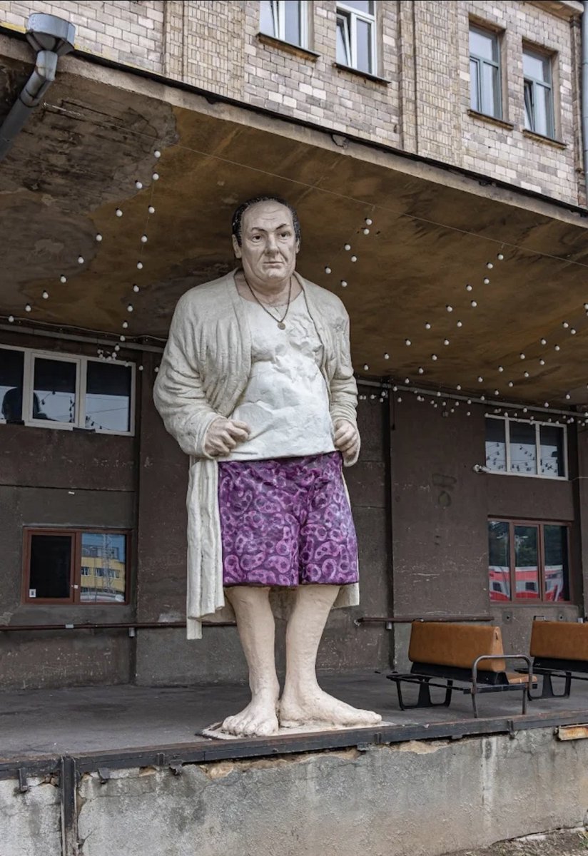 Pikachujs's tweet photo. @PaulSkallas Reminds me of the Tony Soprano statue in a Lithuanian railway station https://t.co/hFBId61FNe