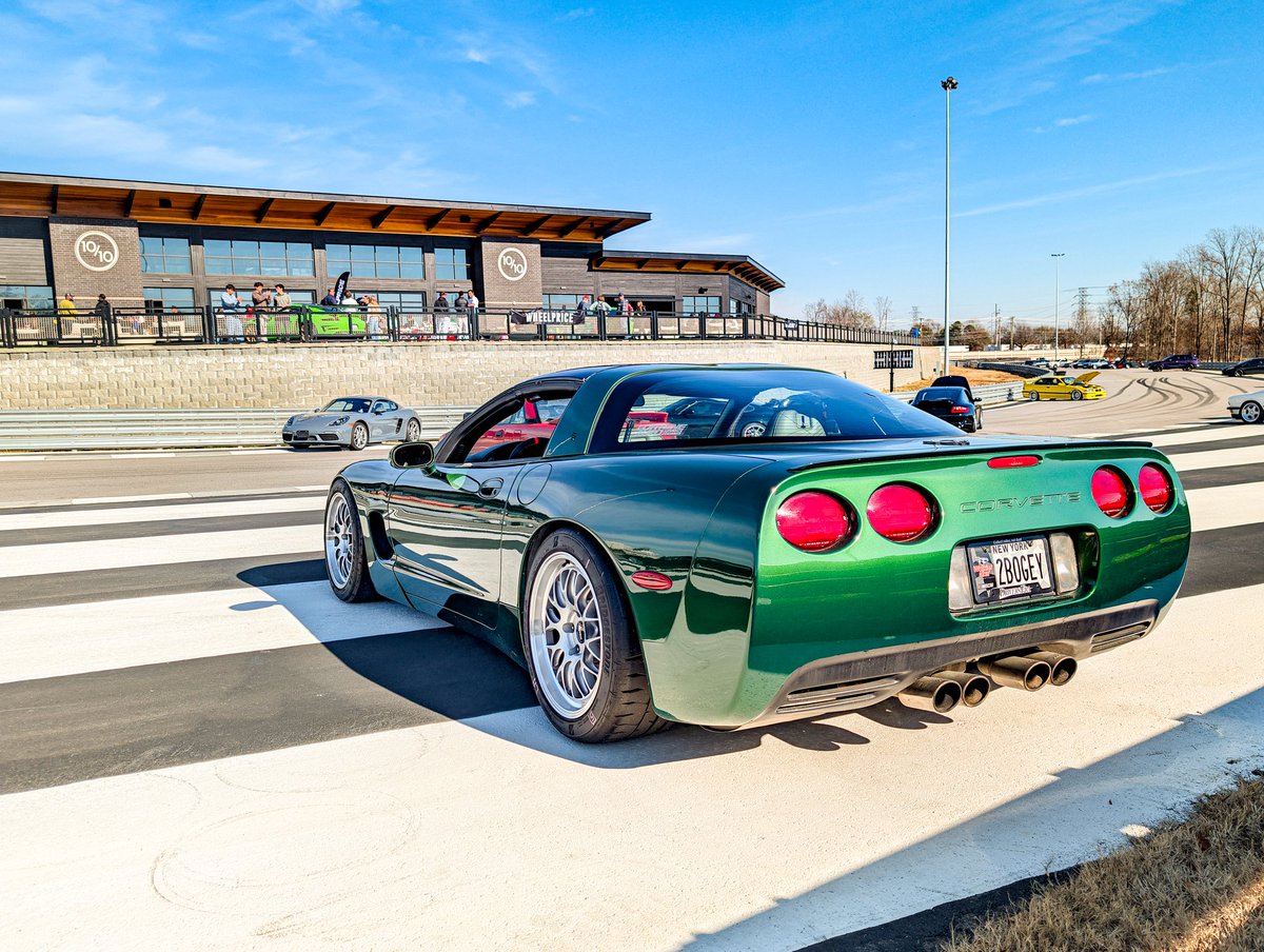 Cale DeRoo tweet media