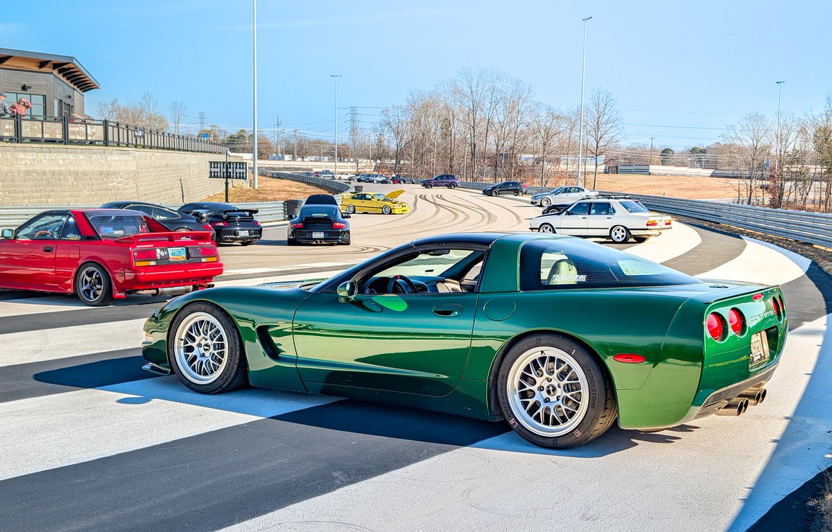 Cale DeRoo tweet media