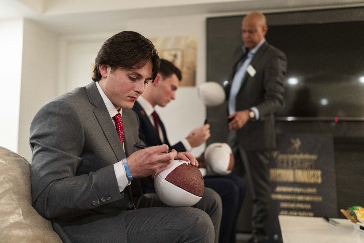 1️⃣0️⃣ making Buckeye Nation proud 👏 
     
<a href="/juliansayin2/">Julian Sayin</a>  | <a href="/HeismanTrophy/">The Heisman Trophy</a>