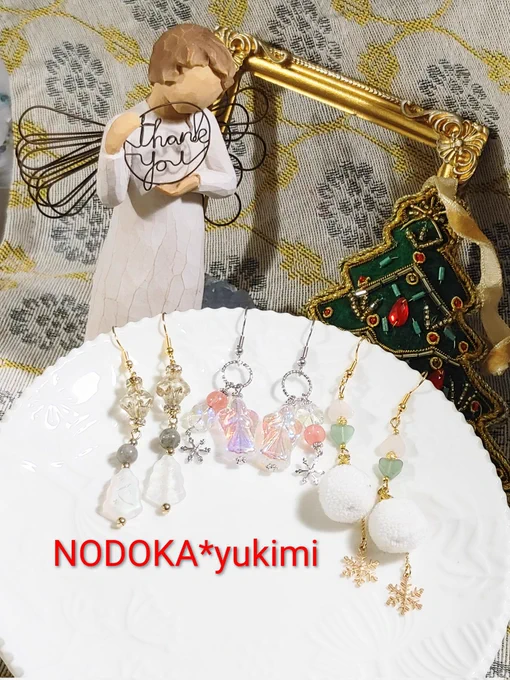✲゜*•(*・ω・*)おはようございます.* 本日はクリスマスムード溢れる作品をご紹介していきます この冬流行の白、アイボリーに合わせるとワントーンでオシャレなミルキーカラーの子達です ラッピングも承っておりますよ 良い1日を #今日もゆき海日和