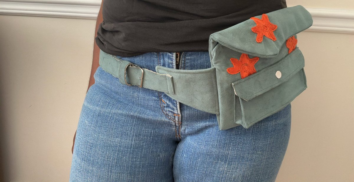 _morinab's tweet photo. current obsessions : suede belt bags by Dakamomo 🪡 https://t.co/WUC0L6Ag8W