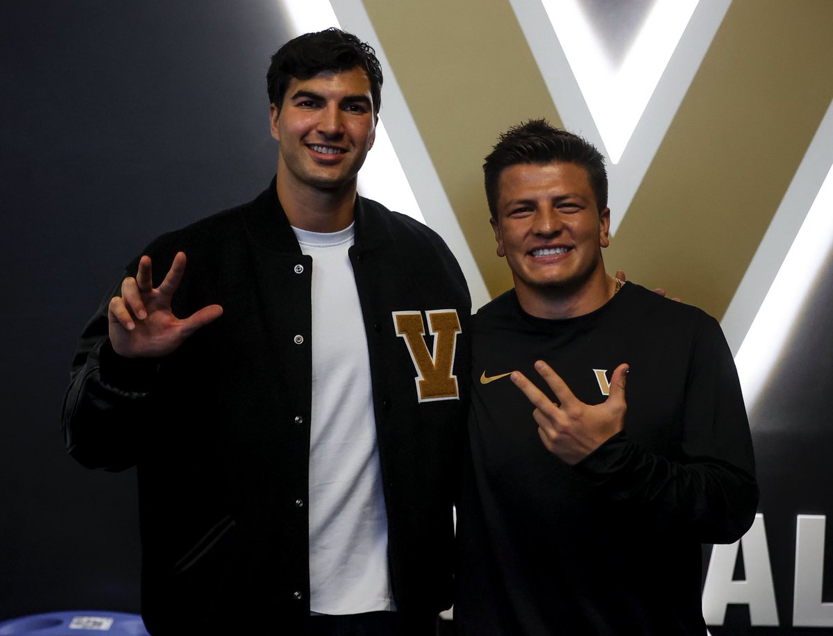 Anthony Mo Hasan tweet media