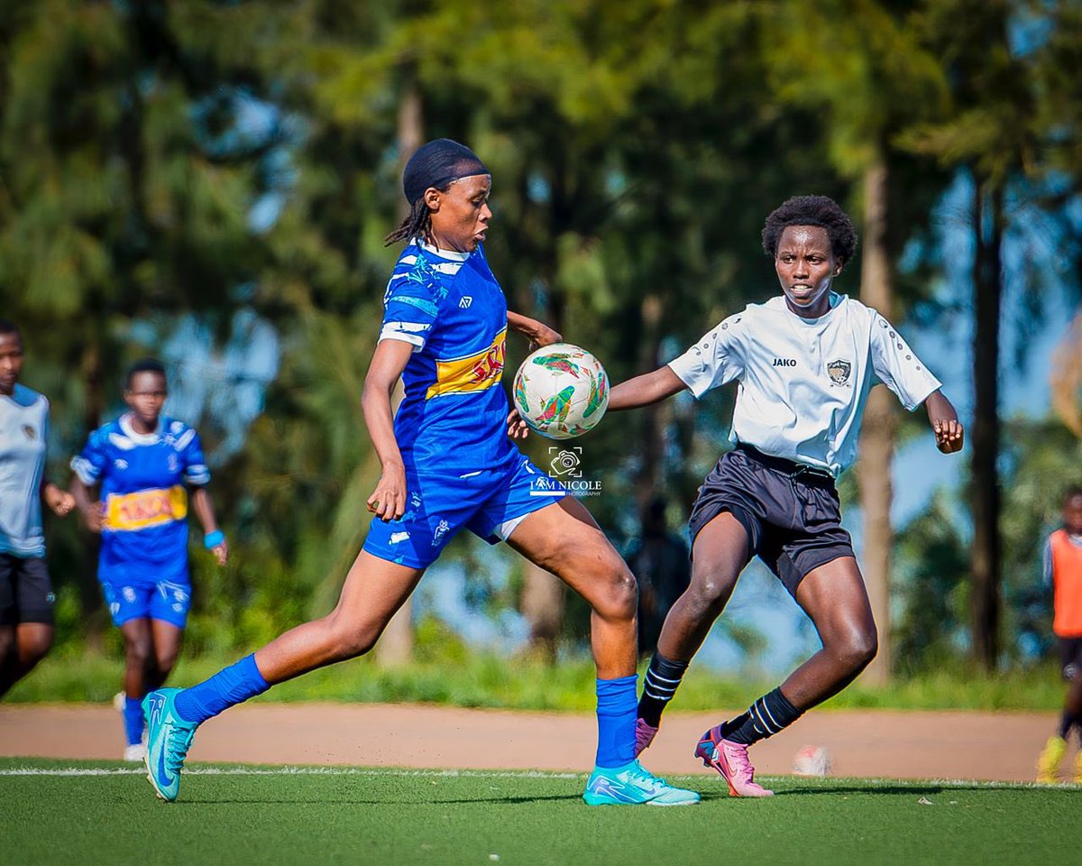 APRFCWOMEN's tweet photo. Amwe mu maforo yaranze umukino wahuje ikipe ya APR W FC na RayonSports 

#Aprfcwomen https://t.co/qCO6q06yHV