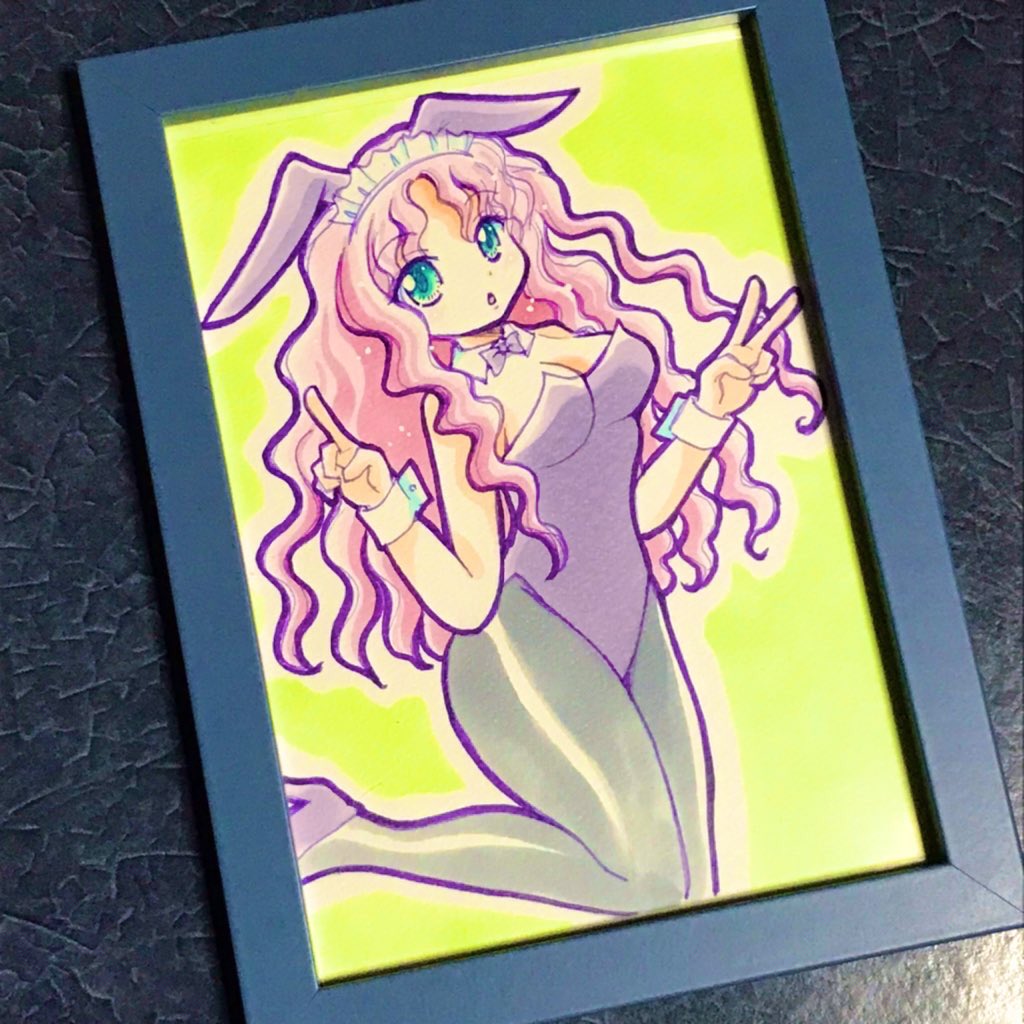 額入りバニーさんと、今回ご用意した色紙です❄️ 色紙はキラキラし