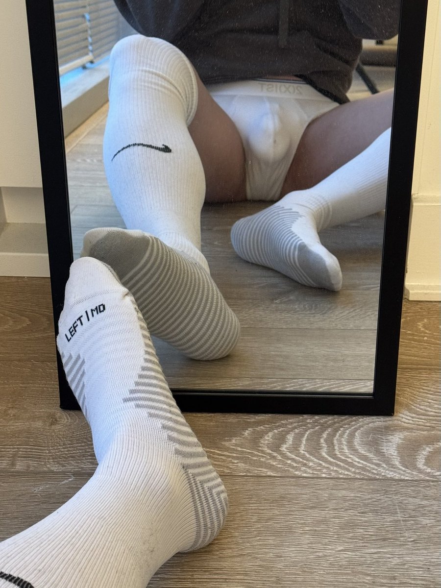 轻松AA tweet media