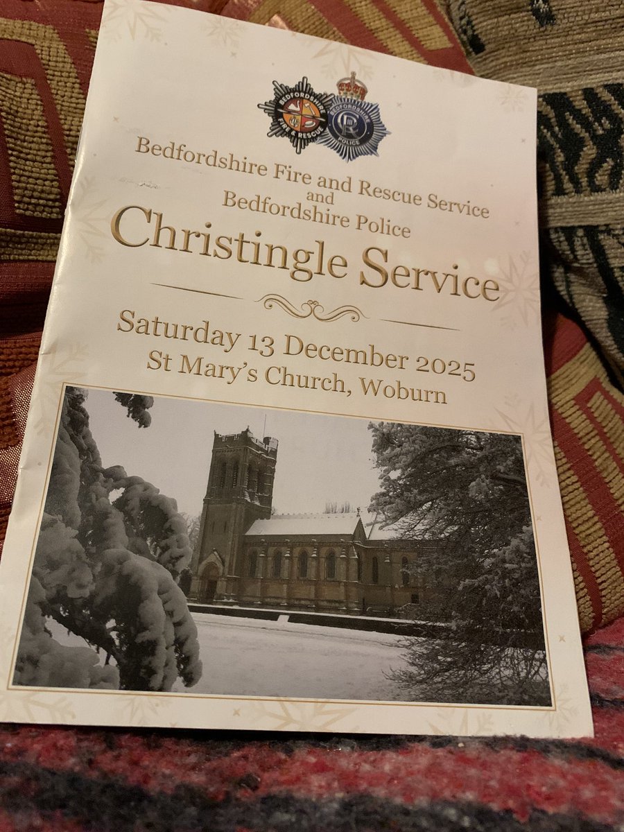 MiddlebrookDave's tweet image. Extra Church of the week(13/12): good to speak and lead prayers at the Bedfordshire Fire &amp;amp; Rescue and Bedfordshire Police Christingle Service at St Mary’s Church, Woburn. Thank you to all who serve in the emergency services across Bedfordshire and help keep our communities safe.