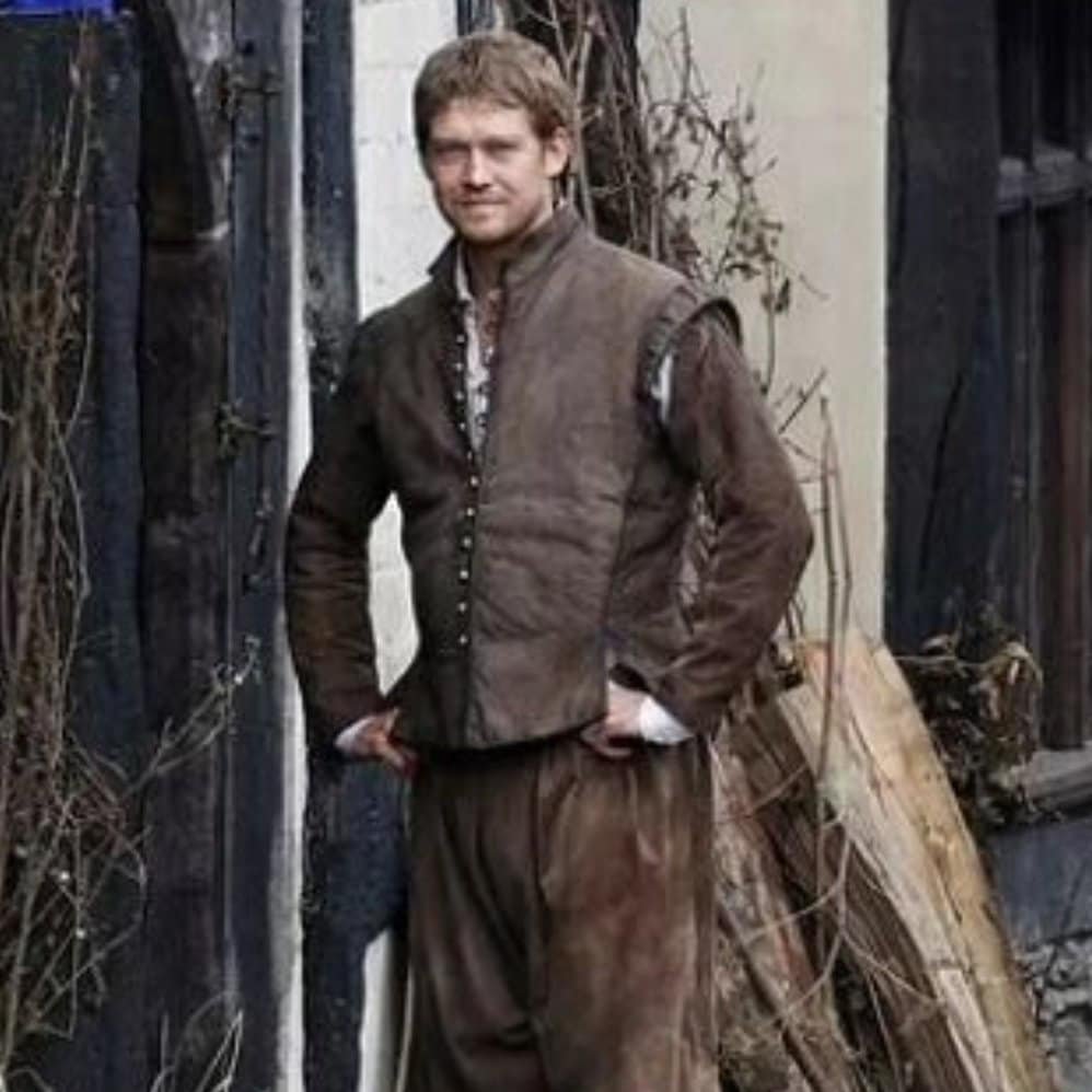 Joe Alwyn Styled 🌊🪶 tweet media