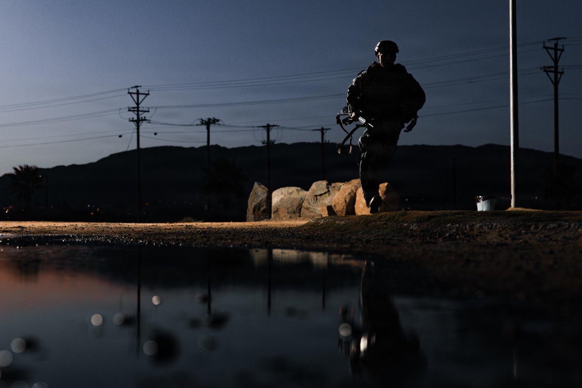 USMC's tweet image. #Marines with Marine Corps Martial Arts Instructor Course 9-26 take part in physical training at @MCAGCC29Palms, California.

The MCMAIC certifies Marines to instruct and monitor Marine Corps Martial Arts Program training and advance Marines in the program while testing and…