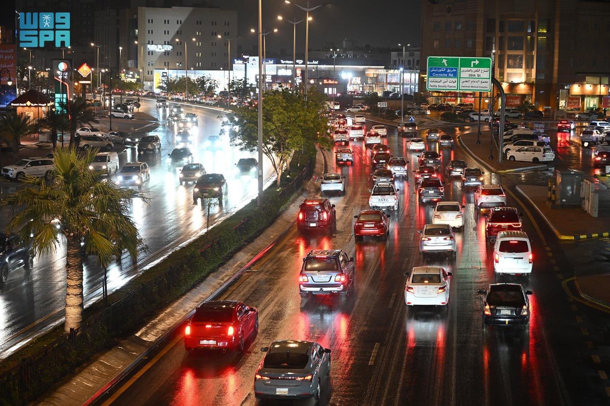 Dmm_city's tweet photo. الدمام فاتنة دائماً ❤️
وتشتد فتنة في الشتاء ☔️
ومع المطر وتحت الغيوم 🌧️ https://t.co/NpWgF1jMNi