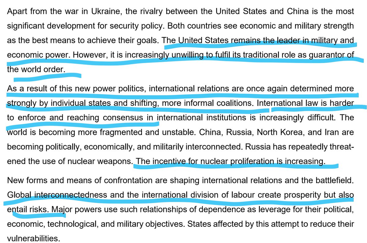 A_Swidzinski's tweet image. Skontrastujmy tę modlitewkę prezydenta RP ze szwajcarską🇨🇭strategii bezpieczeństwa narodowego: 

"USA nie chcą wypełniać tradycyjnej roli gwaranta porządku międzynarodowego.

Relacje międzynarodowe są znowu definiowane przez poszczególne państwa i zmienne, nieformalne koalicje.…