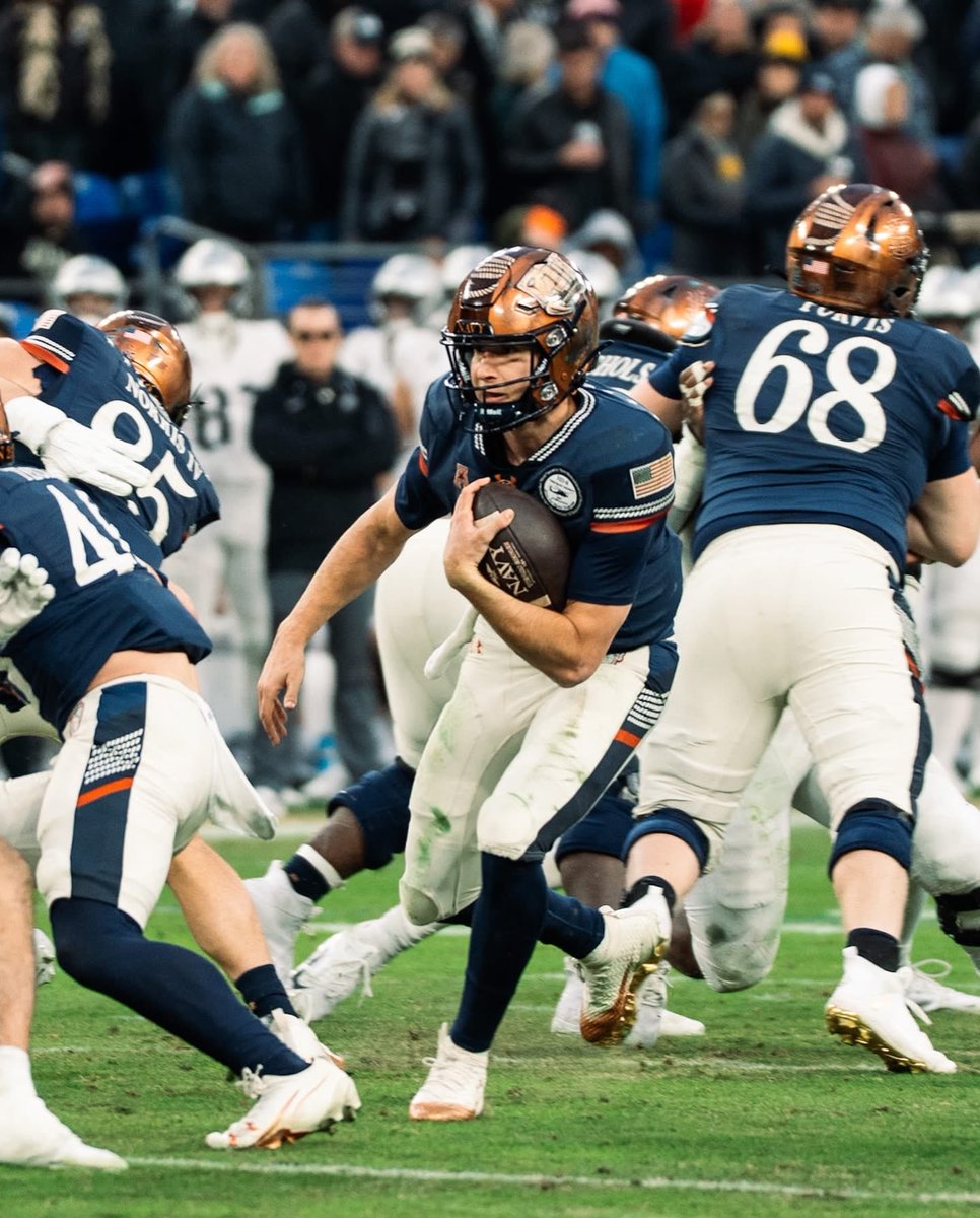 RealNCIS's tweet image. At #ArmyNavy, you’ll find NCIS personnel doing what we do best:
·       Keeping people safe
·       Supporting the Navy and Marine Corps
·       And, of course, cheering loudly.

Go Navy! Beat Army!

#NCISFamily #GoNavy #BeatArmy