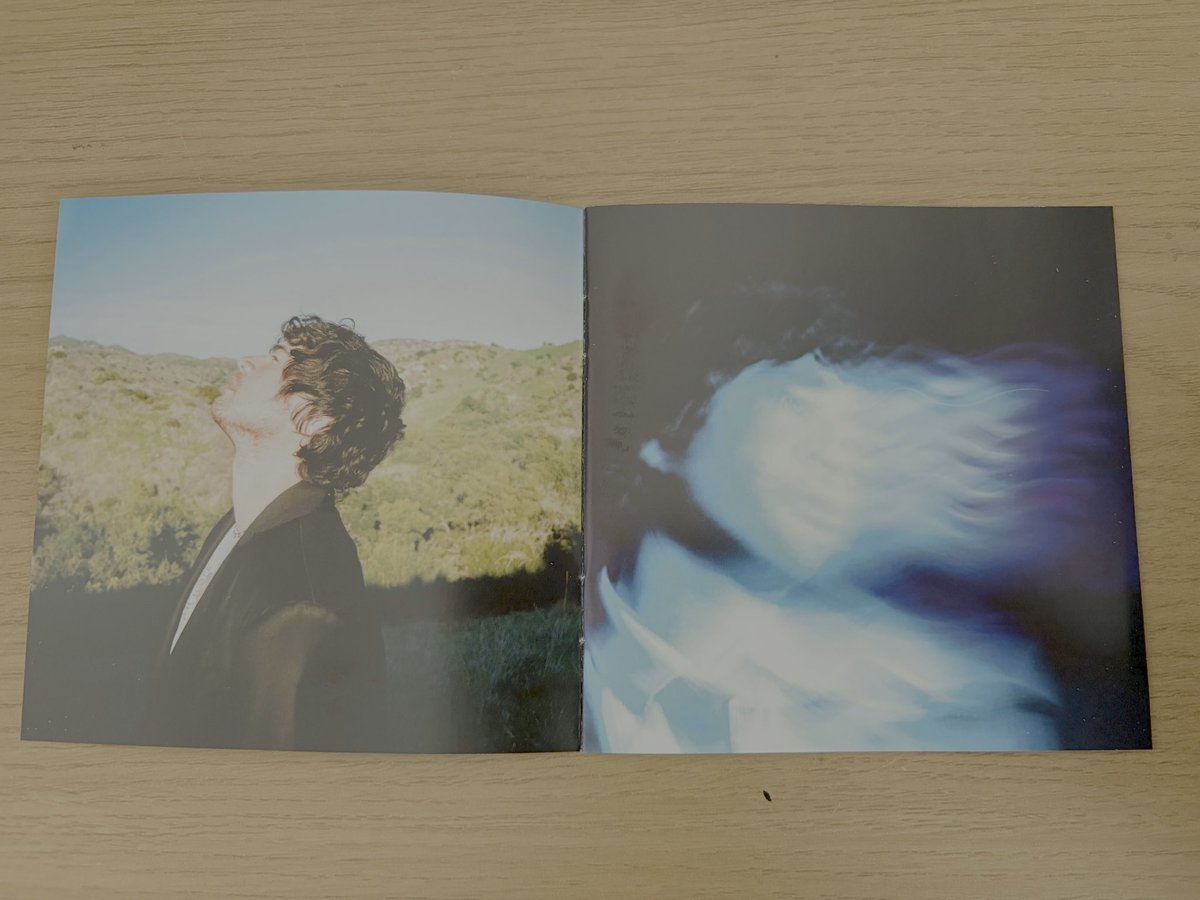 flatIinecth's tweet image. happy 6 months to my most anticipated release! oco will forever be more than just an album to me and everyday i fall more and more in love with it @Calum5SOS we miss our ceo !! 💙