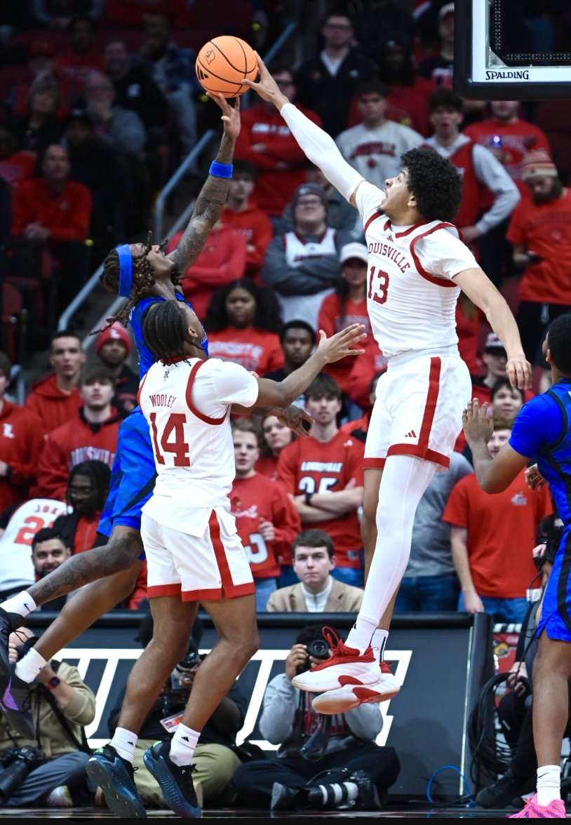 CardChronicle's tweet image. Kentucky ✔️
Cincinnati ✔️
Indiana ✔️
Memphis State ✔️

Four wins by a combined 53 points. 

Louisville's 2025 Rivalry Tour is complete.