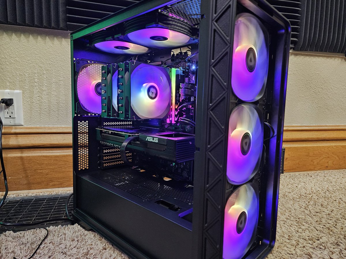 Dark Moon Custom PCs tweet media