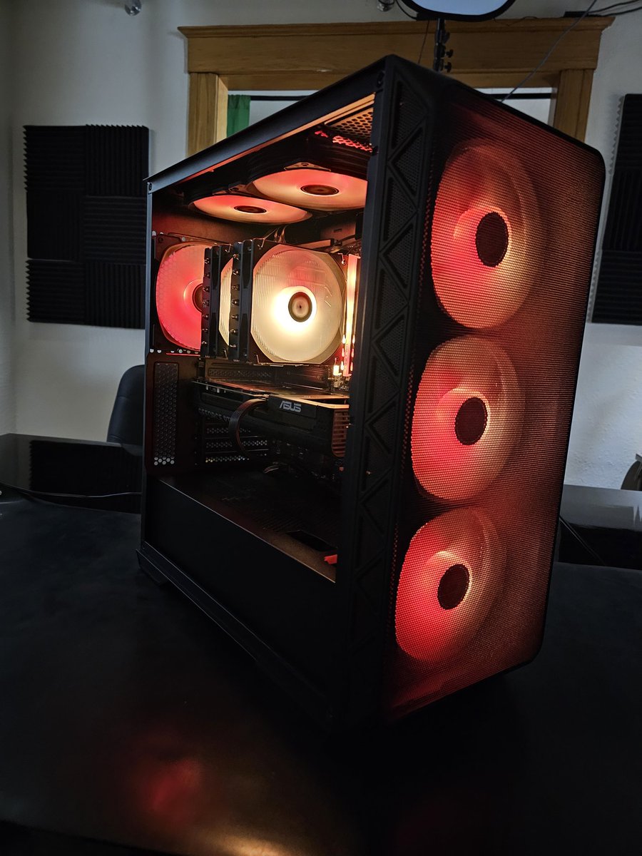 Dark Moon Custom PCs tweet media