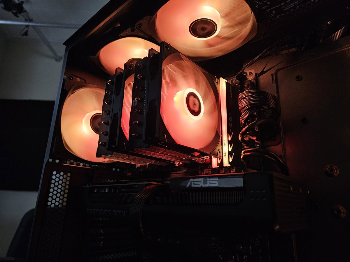 Dark Moon Custom PCs tweet media