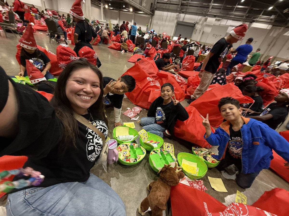 Alyssa Cuevas tweet media