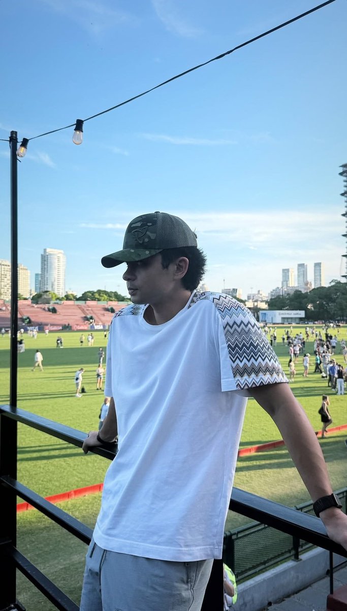 Tengku Hassanal Fans tweet media