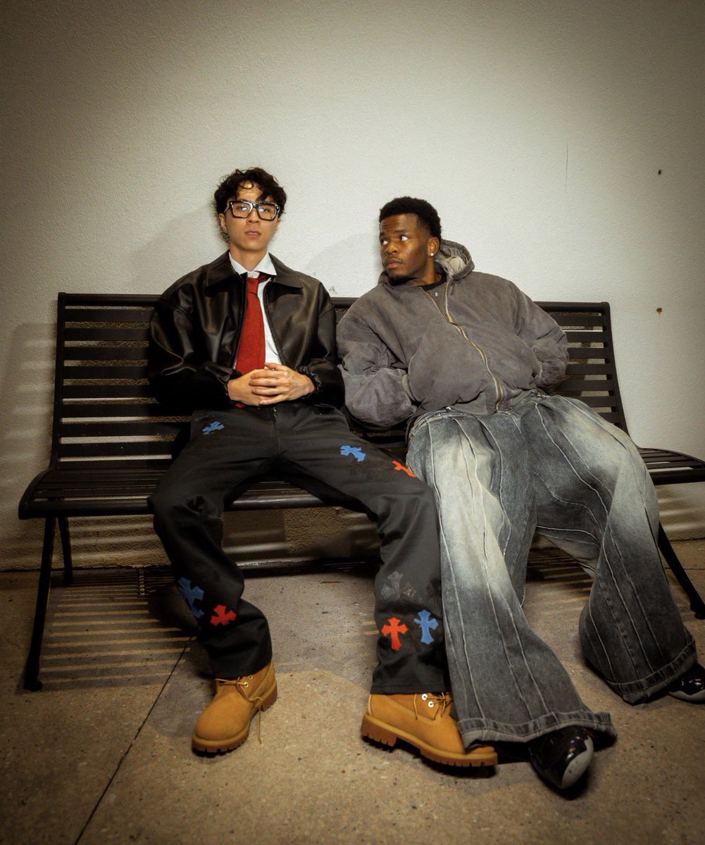 HardestFitPics's tweet image. Ray just got styled by Davis 🔥