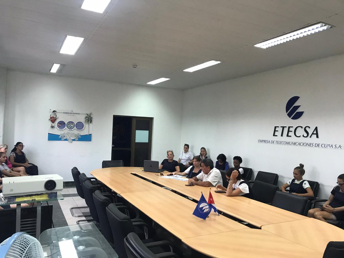 #EtecsaConCuba en los intercambios para proponer en pos del avance de la economía.