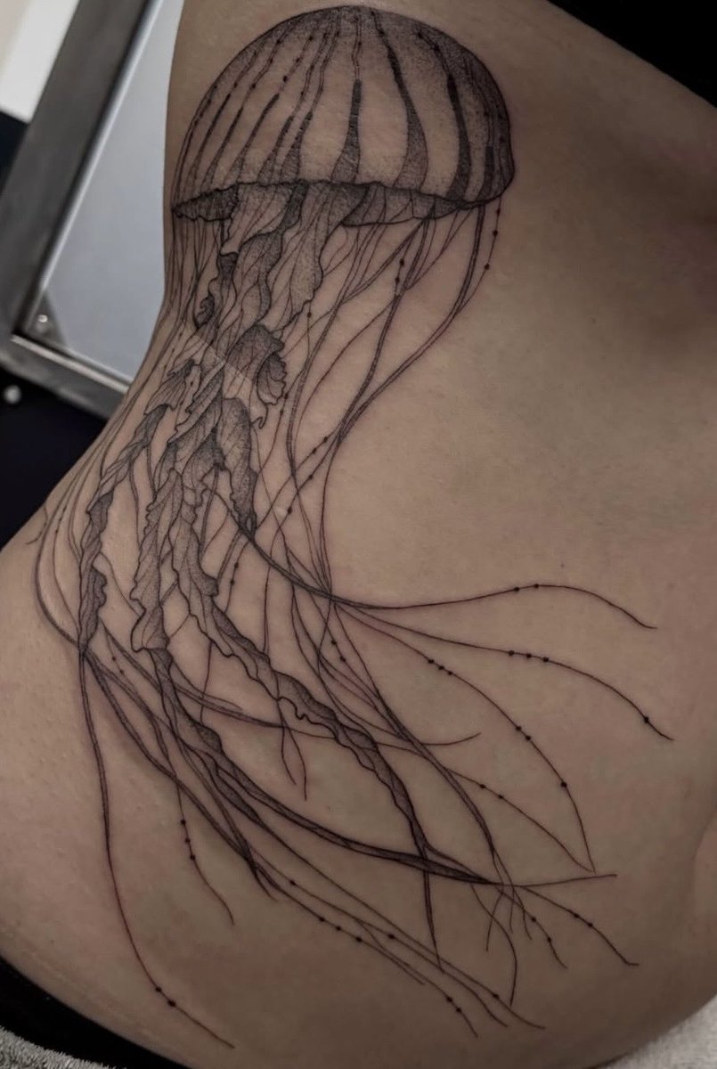 zosaning's tweet image. btw hello i had to show it im too obsessed w it but i got a tattoo today hehe also ty for the bday wishes guys💔💔💔💔💔