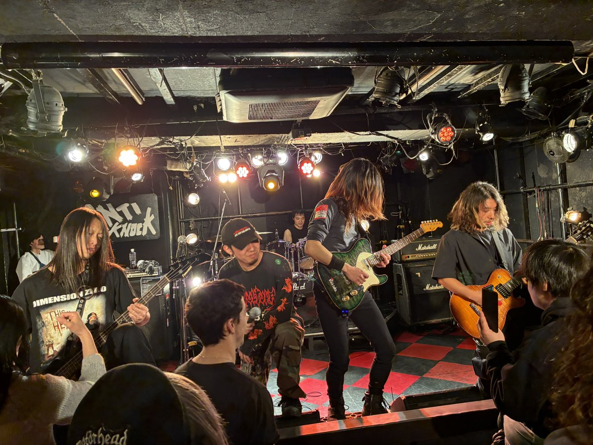 昨日は 新宿アンチノックでRawGathering！！

若手メタルバンドによるスラッシュ×ブラック×メロデス交流戦は見応えバツグンでサイコーでしたわ！！

若手メタルシーンの活性化を体現する素晴らしいイベントでした！！
主催のGalundo TenvulanceとBloodeyed Sunset本当にお疲れ様！

#RawGathering
