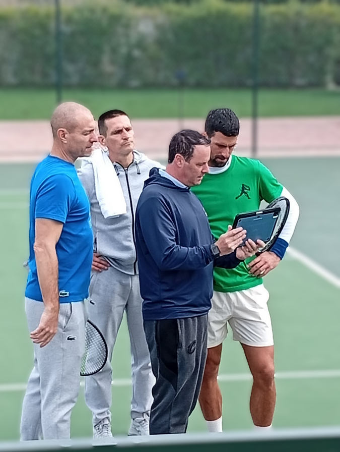DjokovicFan_'s tweet photo. 🚨Novak Djokovic has hired a new member to his team.

Dr. Mark Kovacs is working with Novak with a focus on physical conditioning, injury prevention, biomechanics, recovery, and on-court performance optimization.

Novak is rebuilding his body and training hard for the new season. https://t.co/euYhXL02MT
