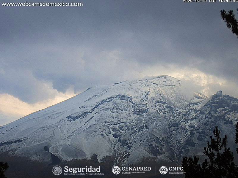 InfoMeteoro's tweet photo. ¡Chulada! Nevado esta tarde el #Popocatépetl

❄️Excelente buen tiempo con lluvias de estos últimos días en el centro han dejado nevado el volcán esta tarde desde los 4200 metros. https://t.co/4SXNc4mUdw