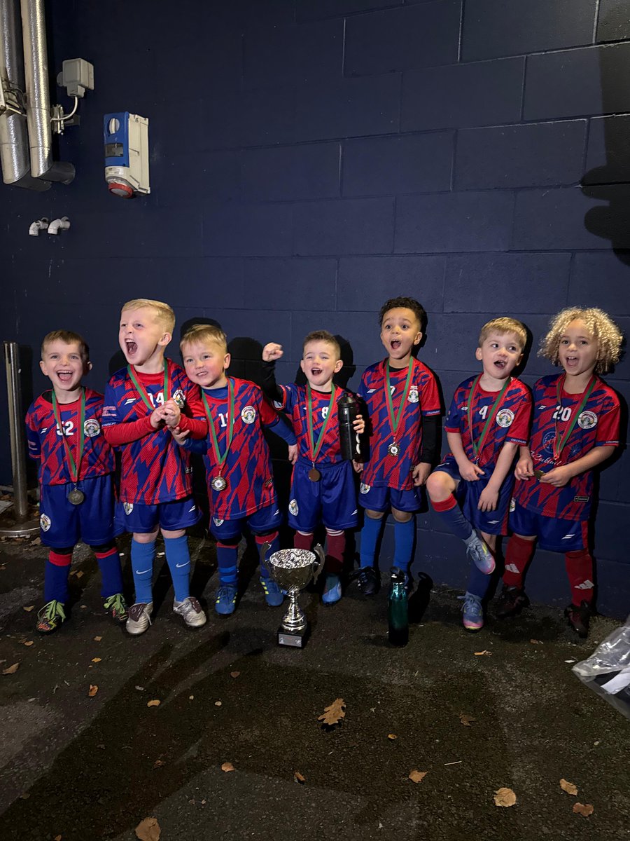 Smhowarth81's tweet photo. Collyhurst 🩵♥️👌⚽️🏆 https://t.co/XpzjBEpkKy