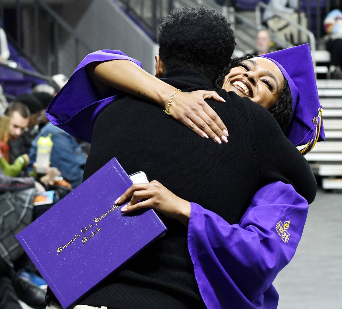 MNSUMankato's tweet photo. So many smiles! There was a lot of joy in Bresnan Arena today as almost 1,700 students received their degrees in two separate ceremonies. Congratulations, graduates! We are so proud of you. #MavGrad https://t.co/AgYDTdYjUN