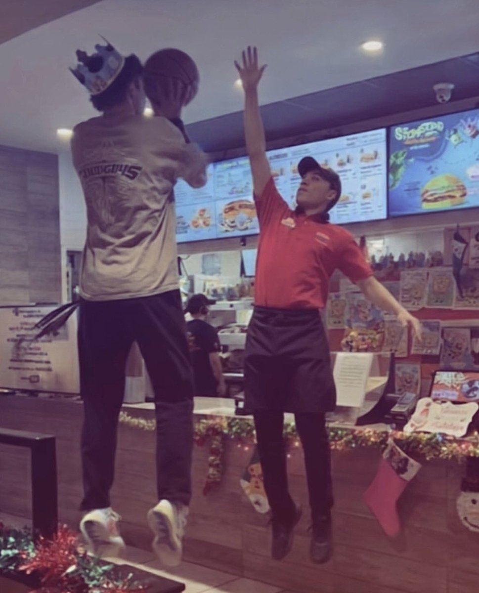 horizontalcornn's tweet image. 