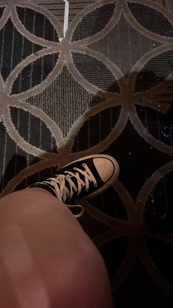 what loser is buying me late birthday drinks , i’m at spoons 😉 treat me 

spoonspig paypig
