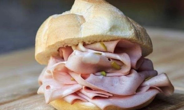 SocialmenteDiv1's tweet photo. Ci sono AMORI che SONO DESTINATI a stare INSIEME per tutta la VITA…

Come la MORTADELLA e la ROSETTA.

🤭 https://t.co/pN4dmZnvzn