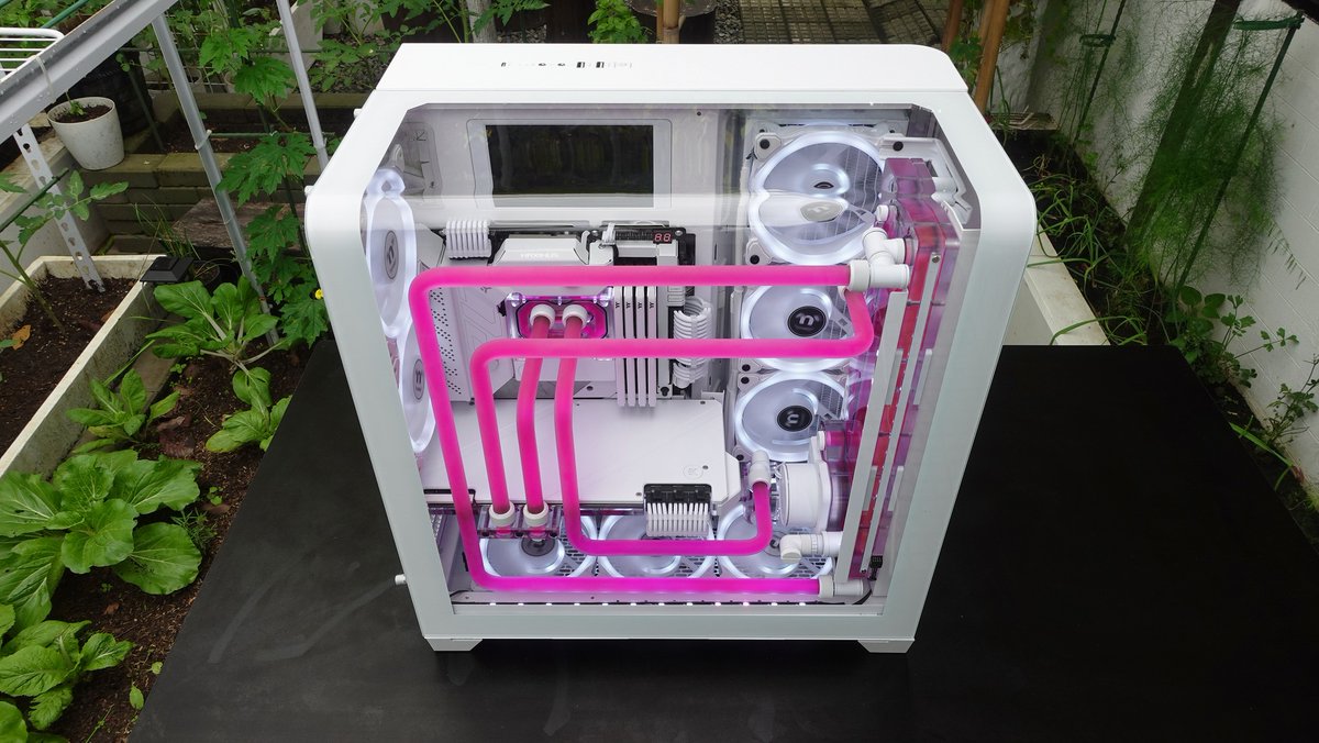 XPCMTeam's tweet photo. PC build by @markvanacosta1 using Thermaltake View 390 Air
#pcbuild #pcsetup #pcmodding #gamingpc #custompc #xpcm #watercooling #customloop #Thermaltake #View390Air #SnowEdition #PCBuild #WhiteBuild #ThermaltakeGaming https://t.co/DHoPgO0dCp