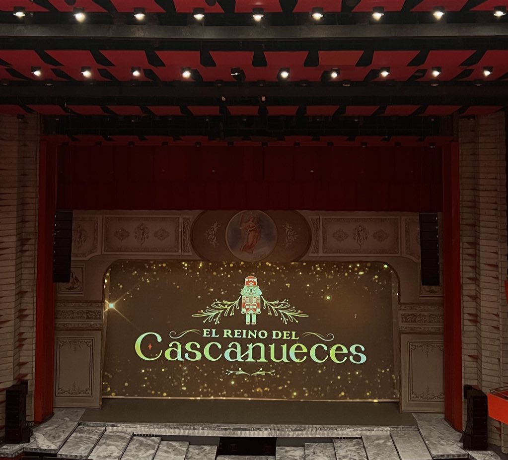 MaxHCV's tweet image. “El Reino de Cascanueces – Espectáculo de Navidad” suele referirse a una puesta en escena navideña inspirada en El Cascanueces, el famoso ballet clásico con música de Piotr Ilich Chaikovski, basado en el cuento de E. T. A. Hoffmann.

#ElReinodeCascanueces