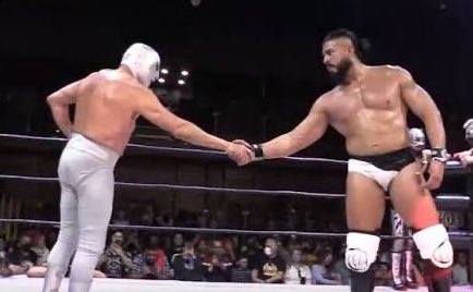 Hoy se retira un gran leyenda de la LUCHA LIBRE. <a href="/ElHijodelSanto/">El Hijo del Santo</a> 
Un orgullo poder enfrentarlo.
Gracias por llevar la lucha libre y la tradición de la máscara a tantos lugares. 
Un abrazo Señor!!!
#ElHijoDelSanto
