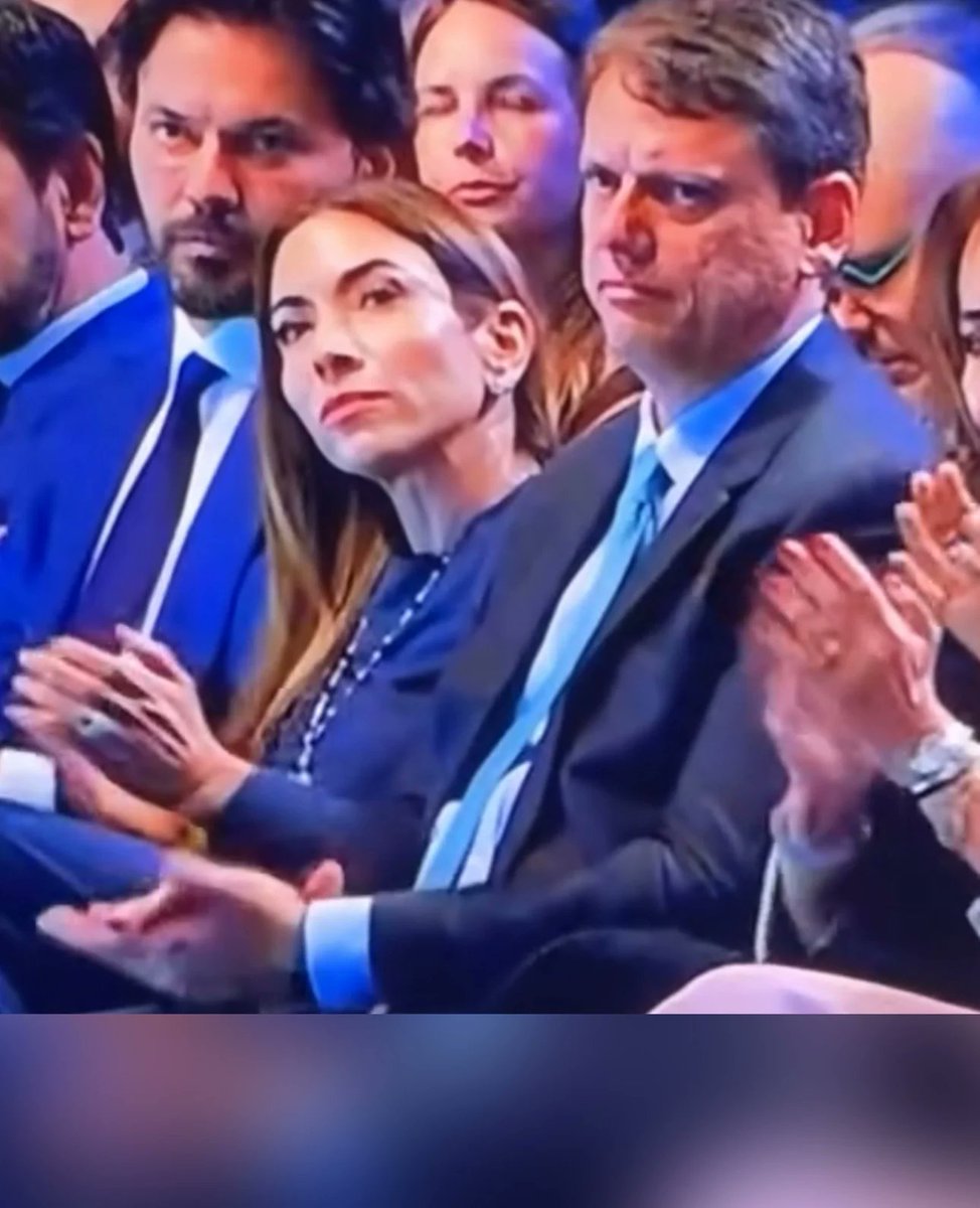 Os olhos não mentem.