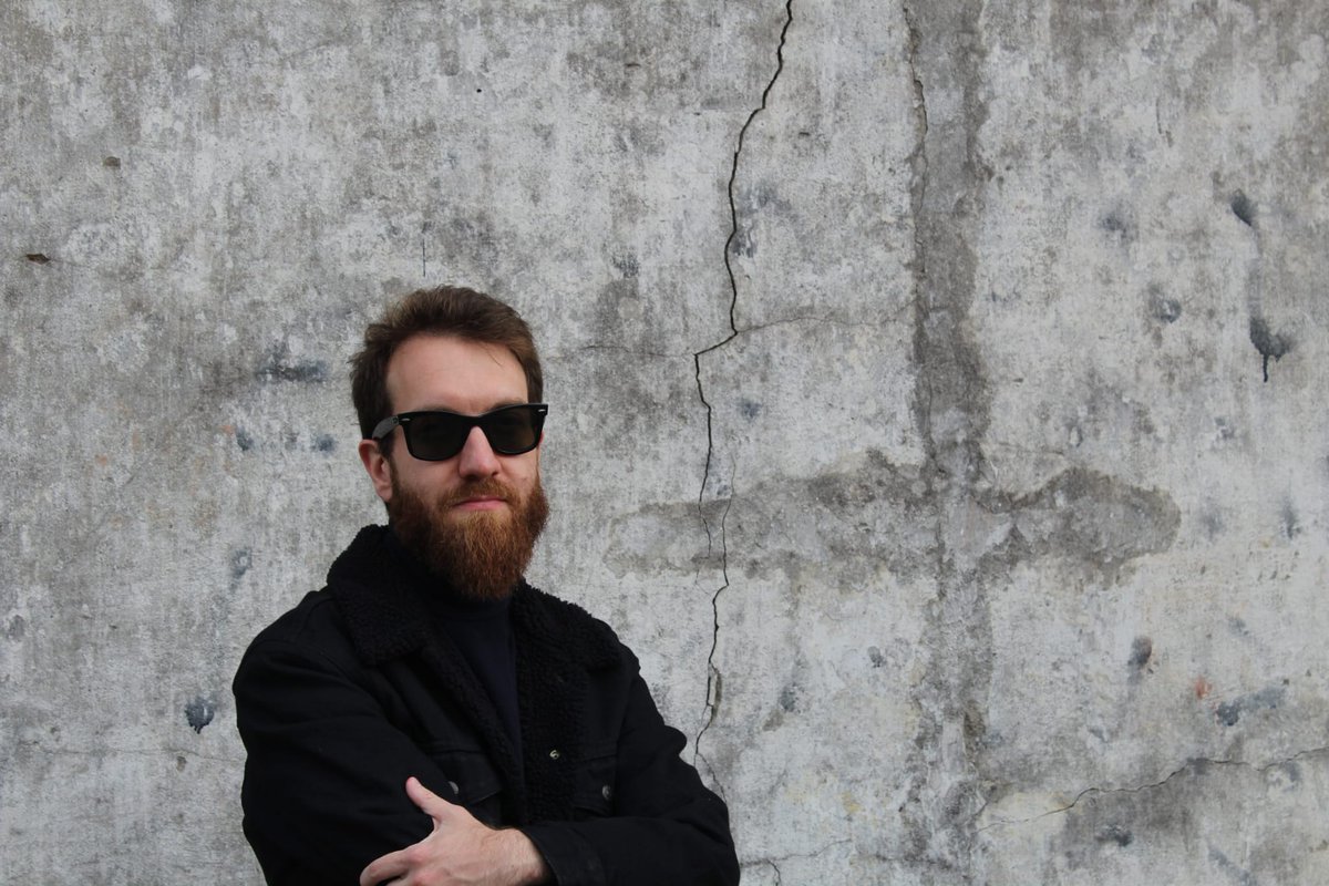 Con motivo da presentación de ‹‹A vida a arder›› (<a href="/EdGalaxia/">Editorial Galaxia</a>) en Carballo fixéronme esta  entrevista no programa Voces de Bergantiños, concretamente na sección "O recuncho de Mon". Comeza no minuto 7:47 (venres 12, sección 2): radiovoz.com/archivo/9/voce…